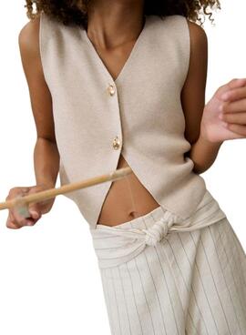 Top Bürgermeister aus beigem Strick mit Knöpfen für Mädchen.