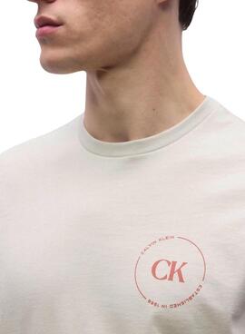 T-shirt Calvin Klein Jeans mit rundem Logo in Beige für Herren.