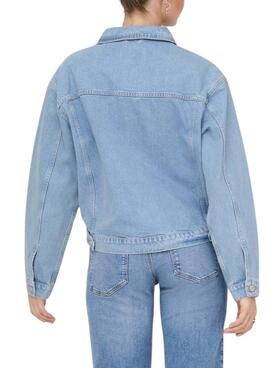 Nur Harper Boxy Light Wash Jeansjacke für Damen.
