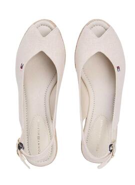 Espadrilles von Tommy Hilfiger in beige ohne Absatz mit halber Keilabsatz für Damen.