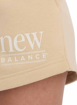 Kurze Hosen New Balance Fleece in Kamel für Damen.