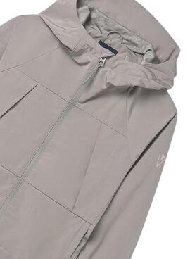Winddichte graue Mayoral-Jacke für Jungen.